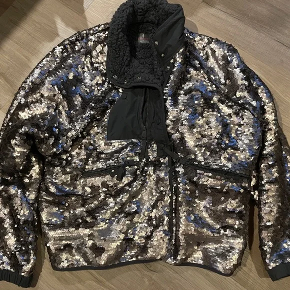 Free People Hit The Slopes Silver Sequin Jacket Fleece Lining Zip Pockets Xl - Picture 3 of 9